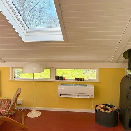 Art-filled House With Playground Near Tisvilde Semesterbostad *